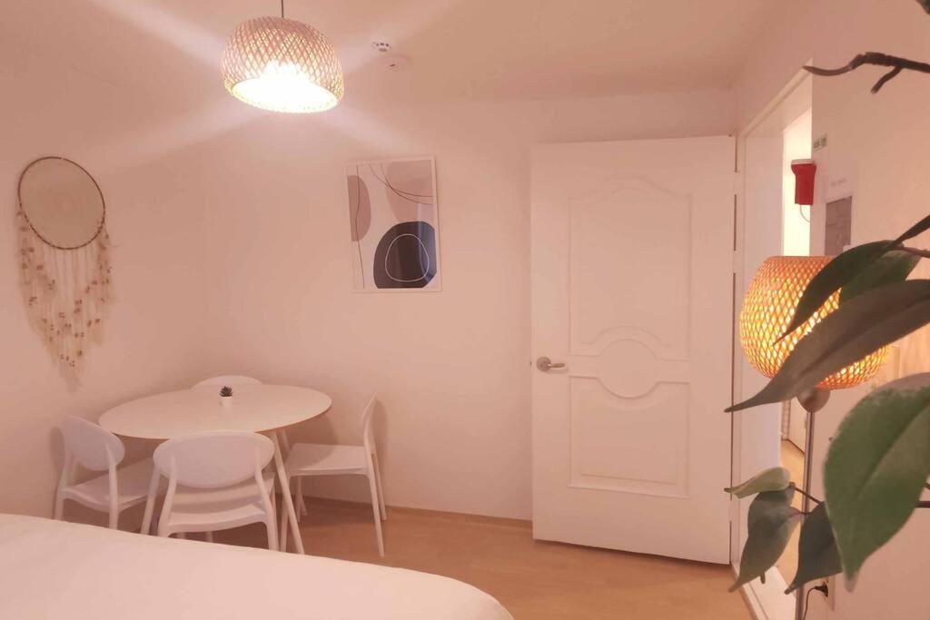 K-10 White Linen House * โซล