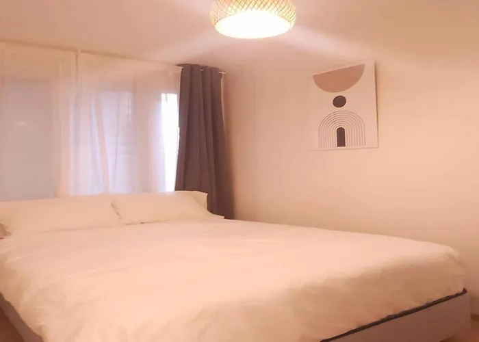 K-10 White Linen House